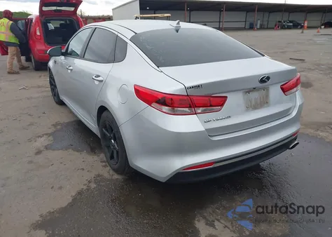 2017 Kia Optima Lx z USA, uszkodzony, nr VIN 5XXGT4L37HG122853